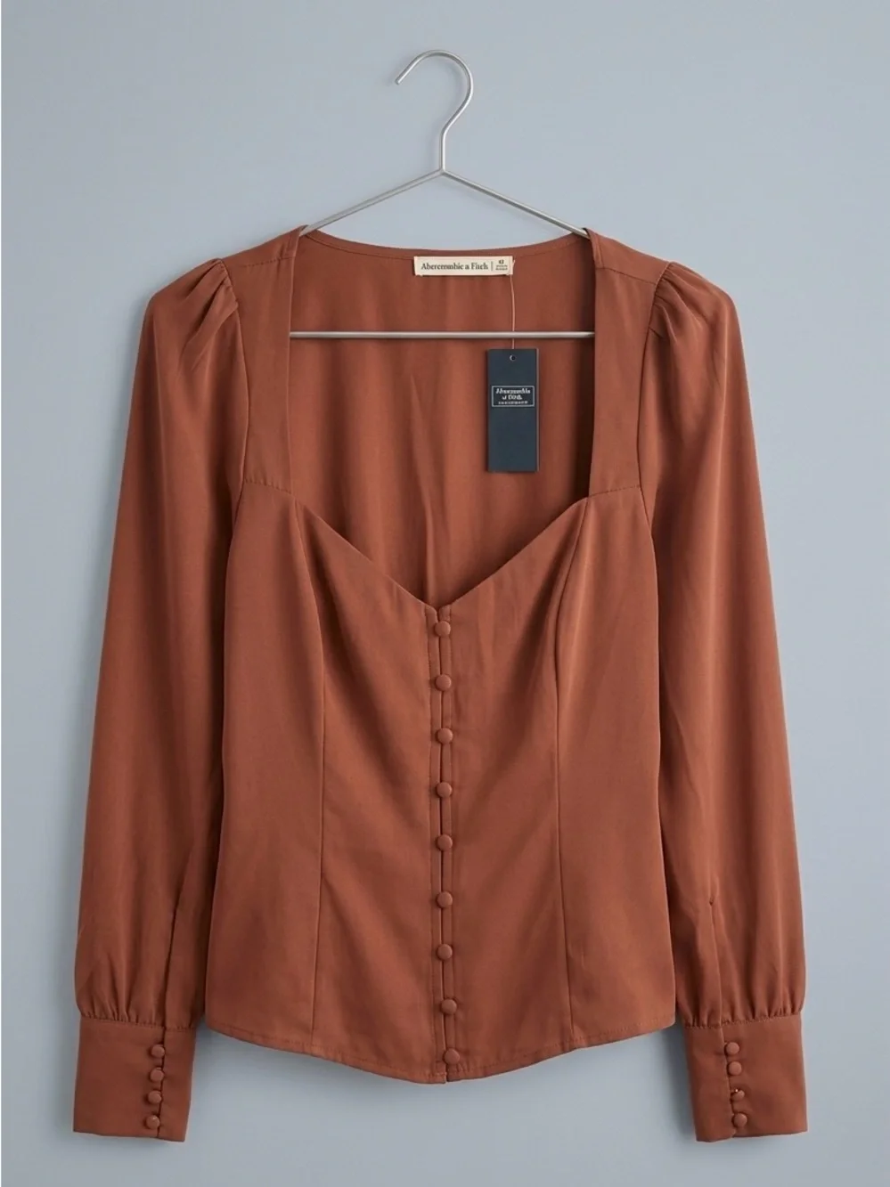 NWT Abercrombie & Fitch Button-Front Puff-Sleeve Blouse in Rust Brown - size m